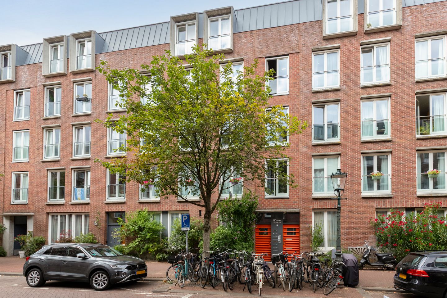 Foto 1 van Van Beuningenstraat 192-C