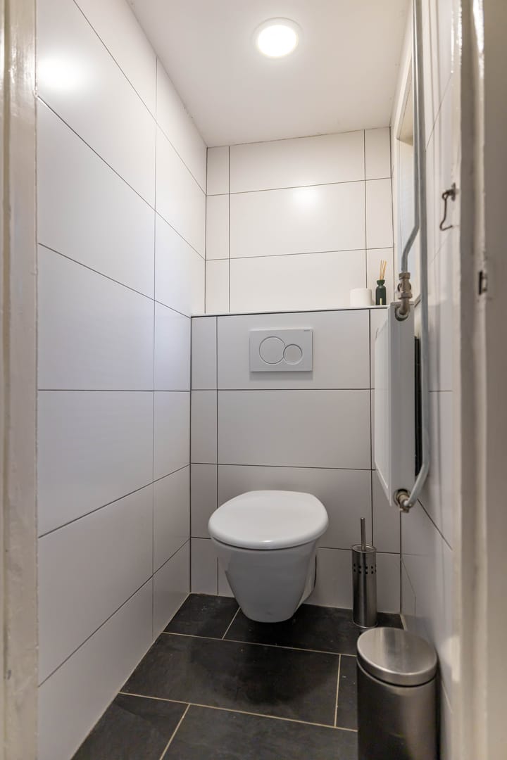 Tussenwoning te koop: Zwarteweg 8, Groningen