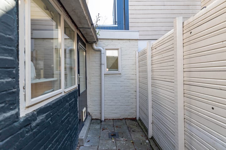 Tussenwoning te koop: Zwarteweg 8, Groningen
