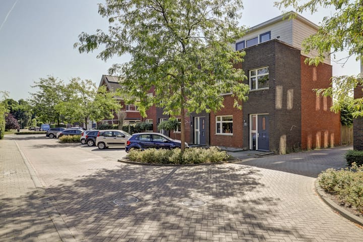 Hoekwoning te koop: Zeldenrustlaan 18, Raamsdonksveer