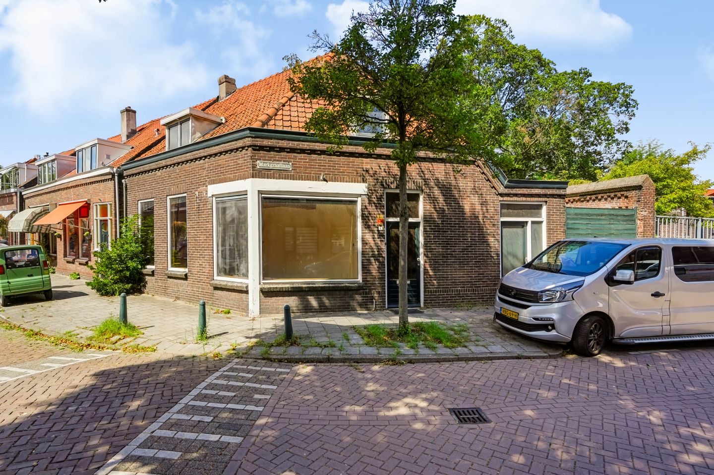 Photo 44 of Markgraaflaan 1