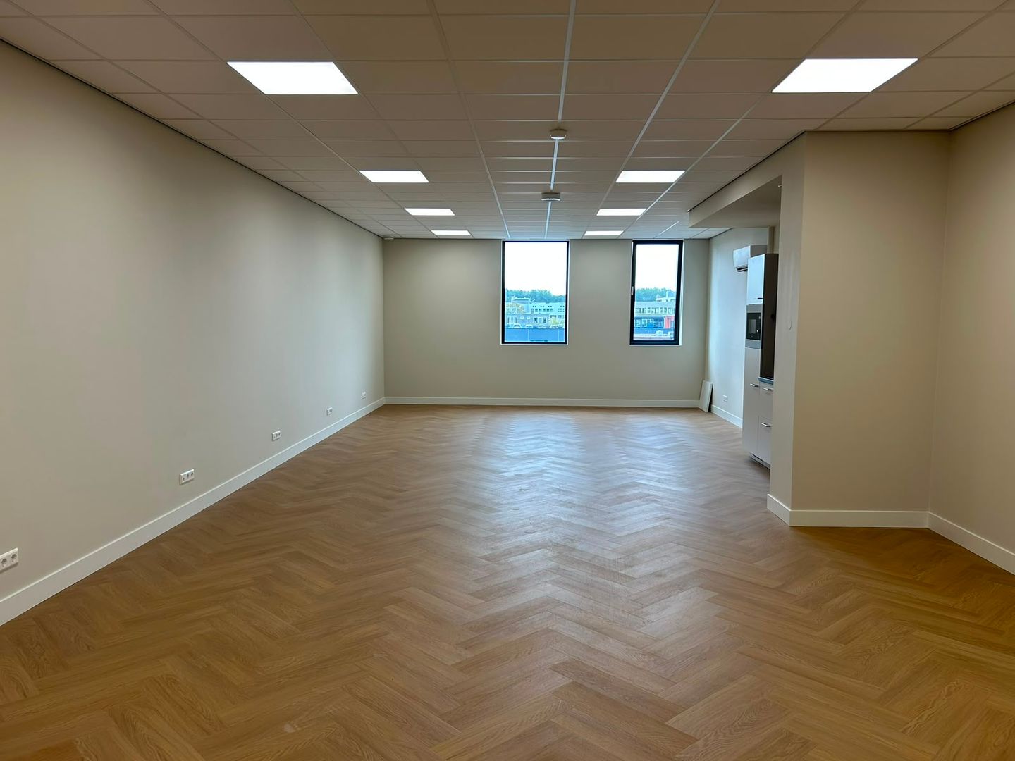 View photo 2 of Treubstraat 21-U209