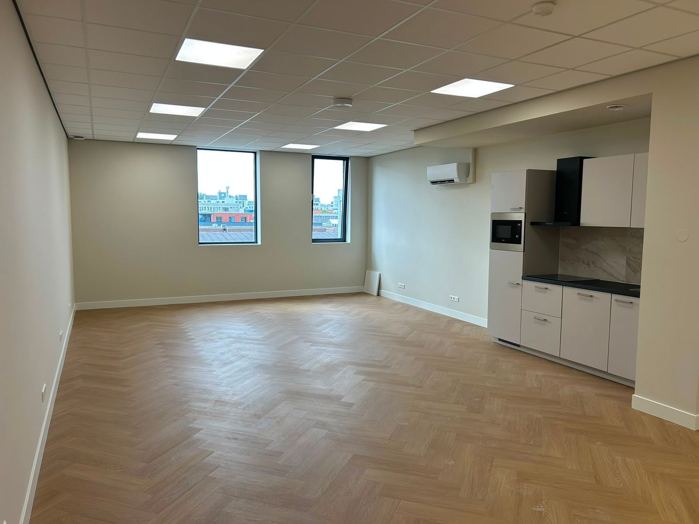 View photo 3 of Treubstraat 21-U209