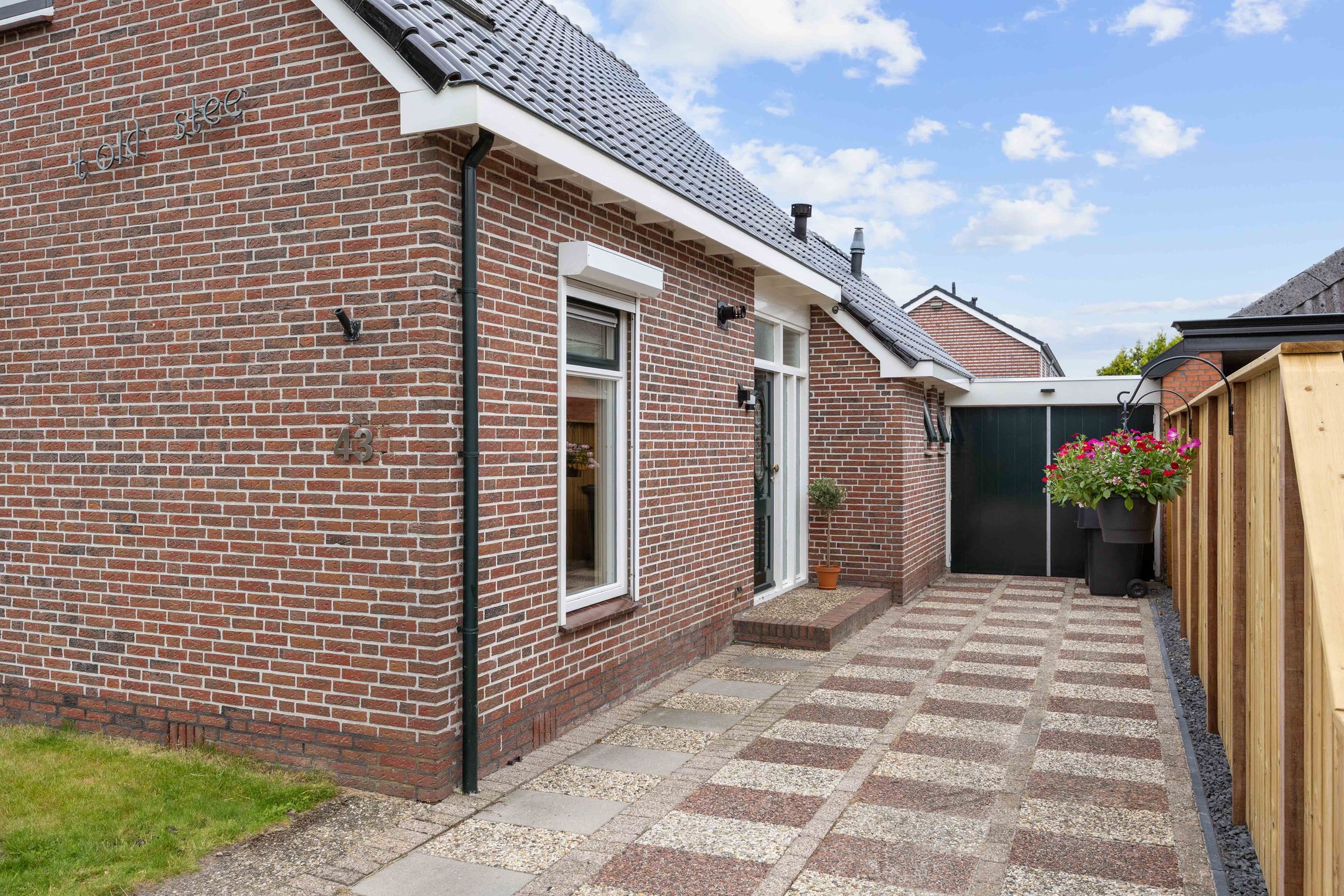 Photo 9 of Thedemastraat 43