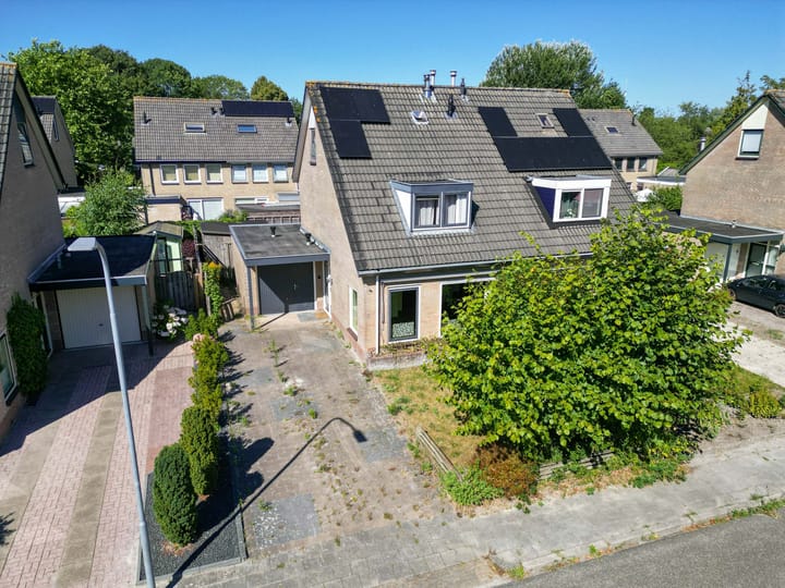 Twee-onder-één-kap te koop: Tuins 6, Leens