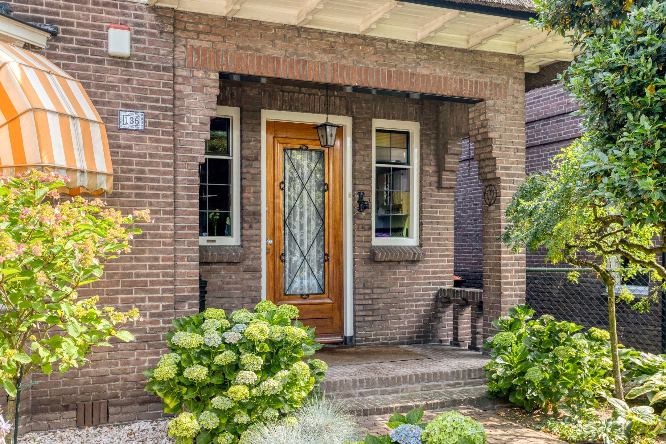 Photo 6 of Bornsestraat 136