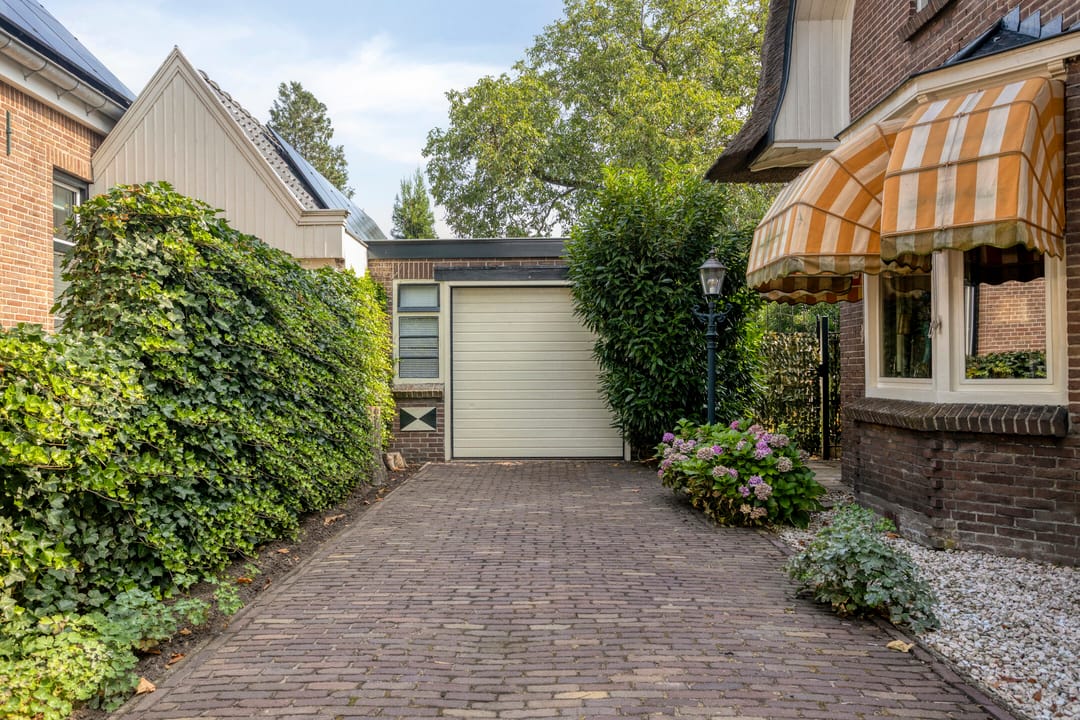 Photo 31 of Bornsestraat 136