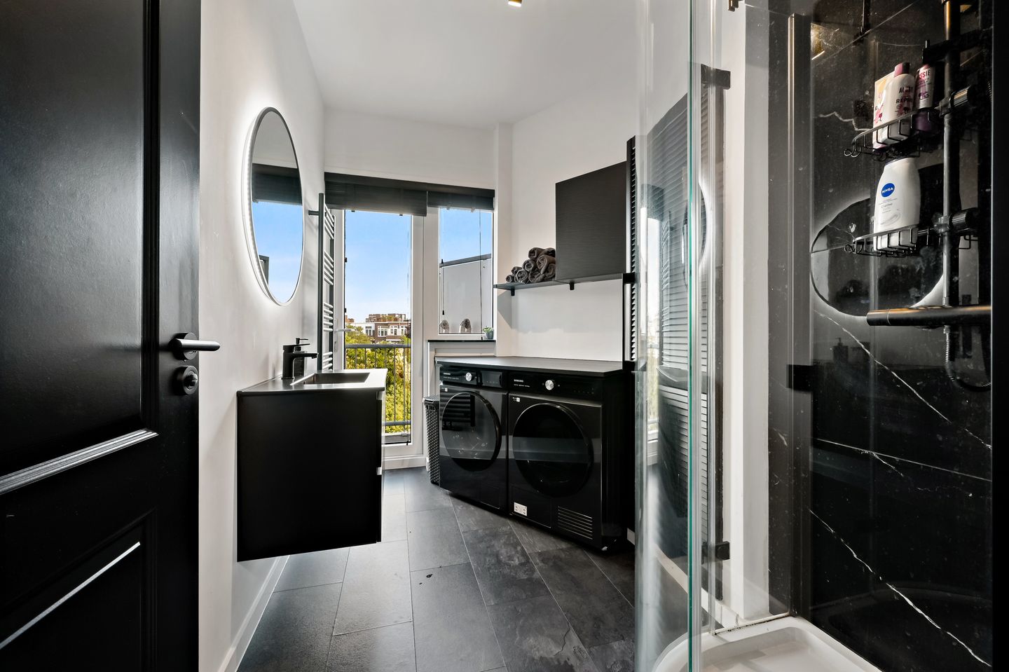 Photo 19 of Van der Wyckstraat 8