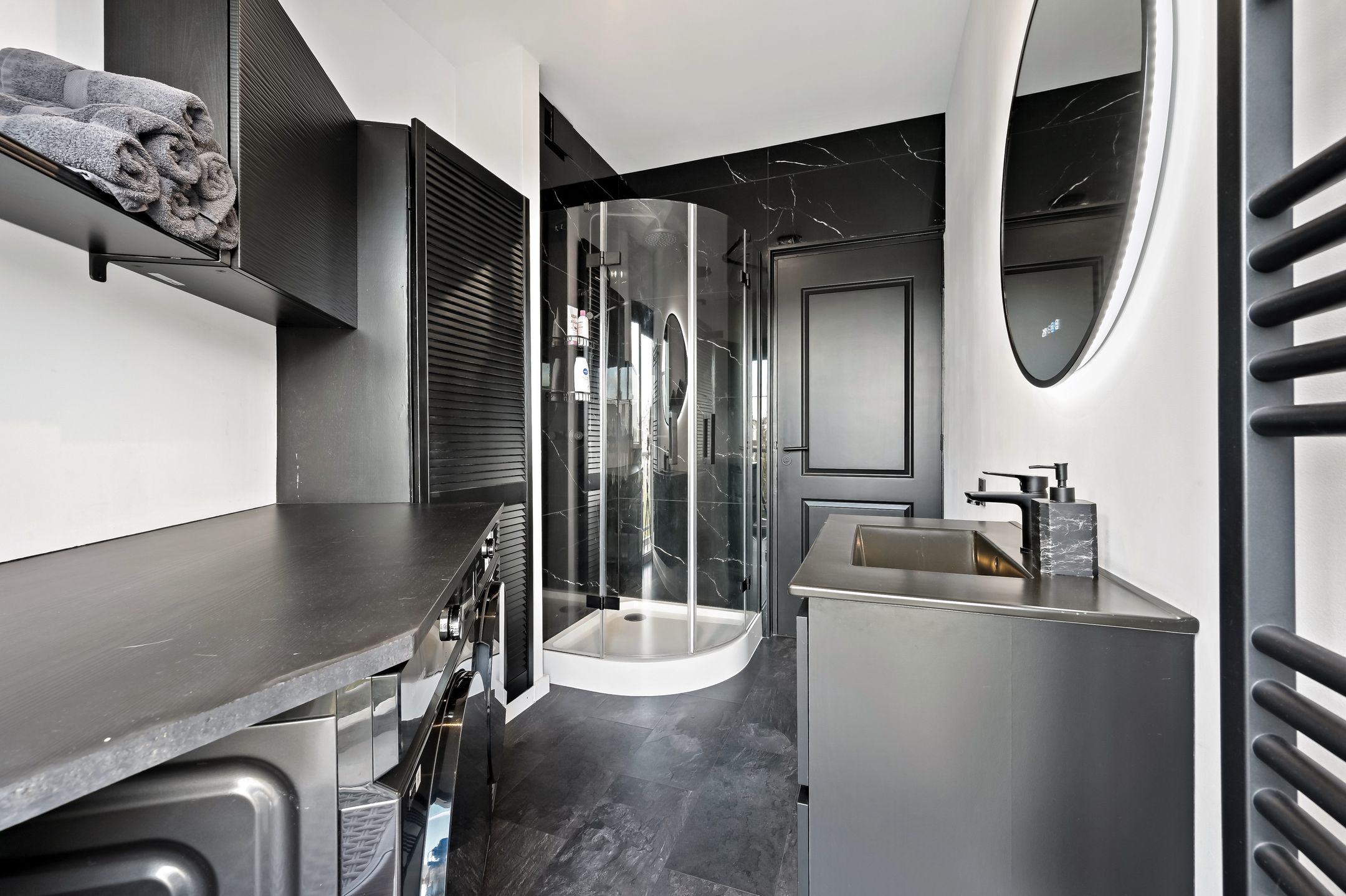 Photo 21 of Van der Wyckstraat 8