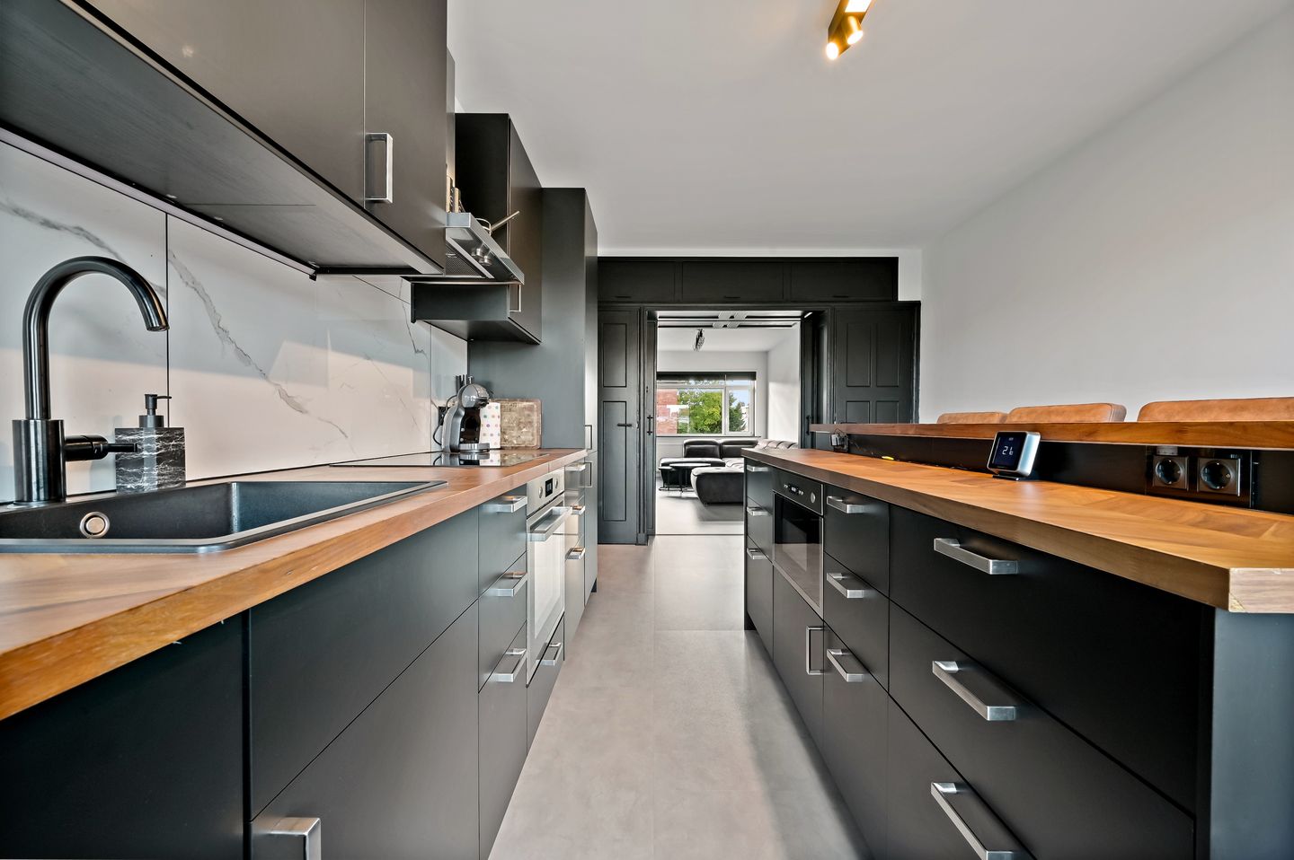 Photo 14 of Van der Wyckstraat 8