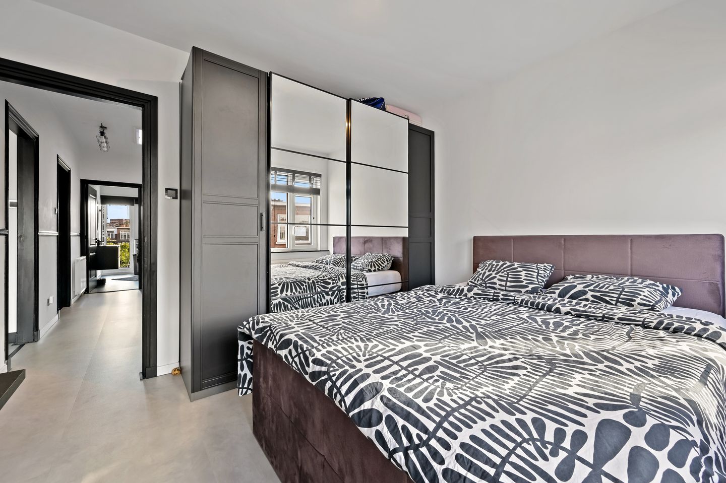 Photo 25 of Van der Wyckstraat 8