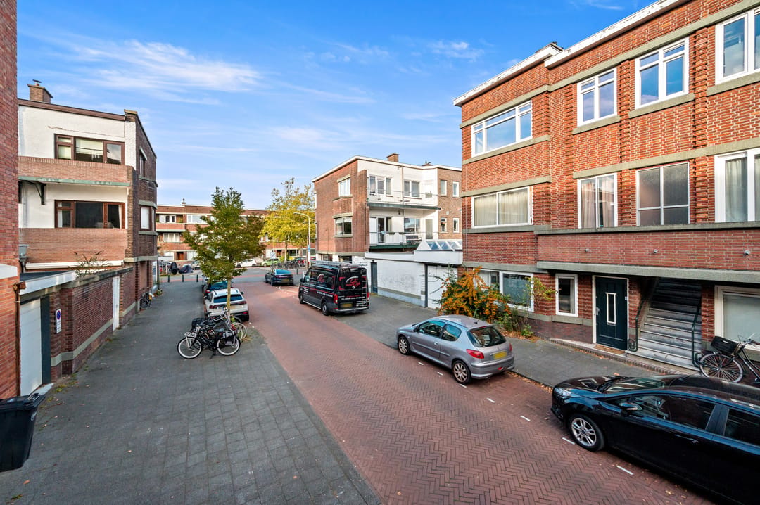 Photo 31 of Van der Wyckstraat 8