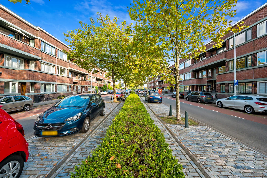 Photo 32 of Van der Wyckstraat 8