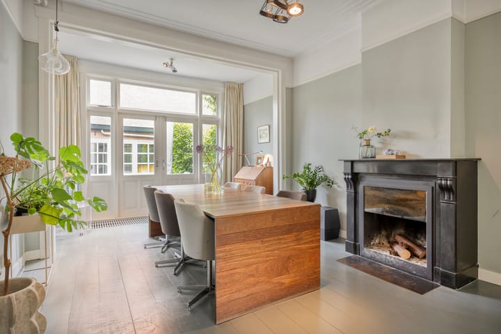 Hoekwoning te koop: Johan de Wittstraat 16, Leiden
