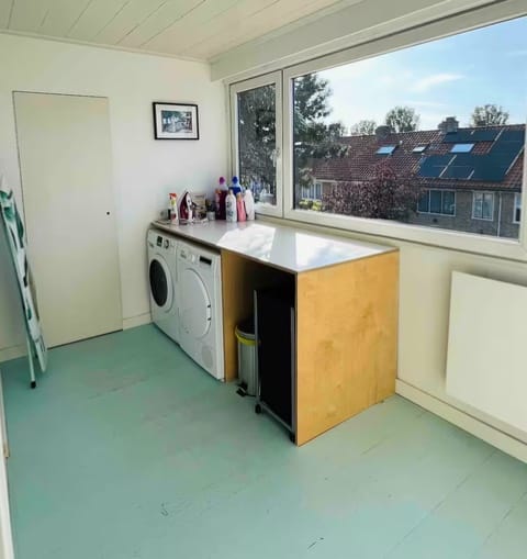 Tussenwoning te huur: Eenhoornstraat 16, Haarlem