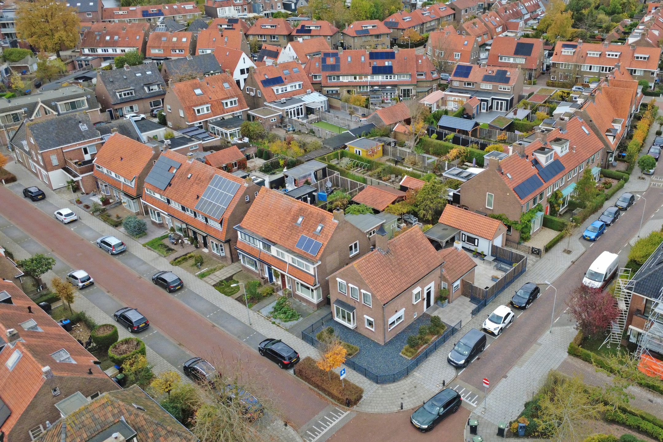 Photo 51 of Leliestraat 105