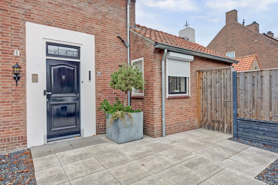 Photo 8 of Leliestraat 105