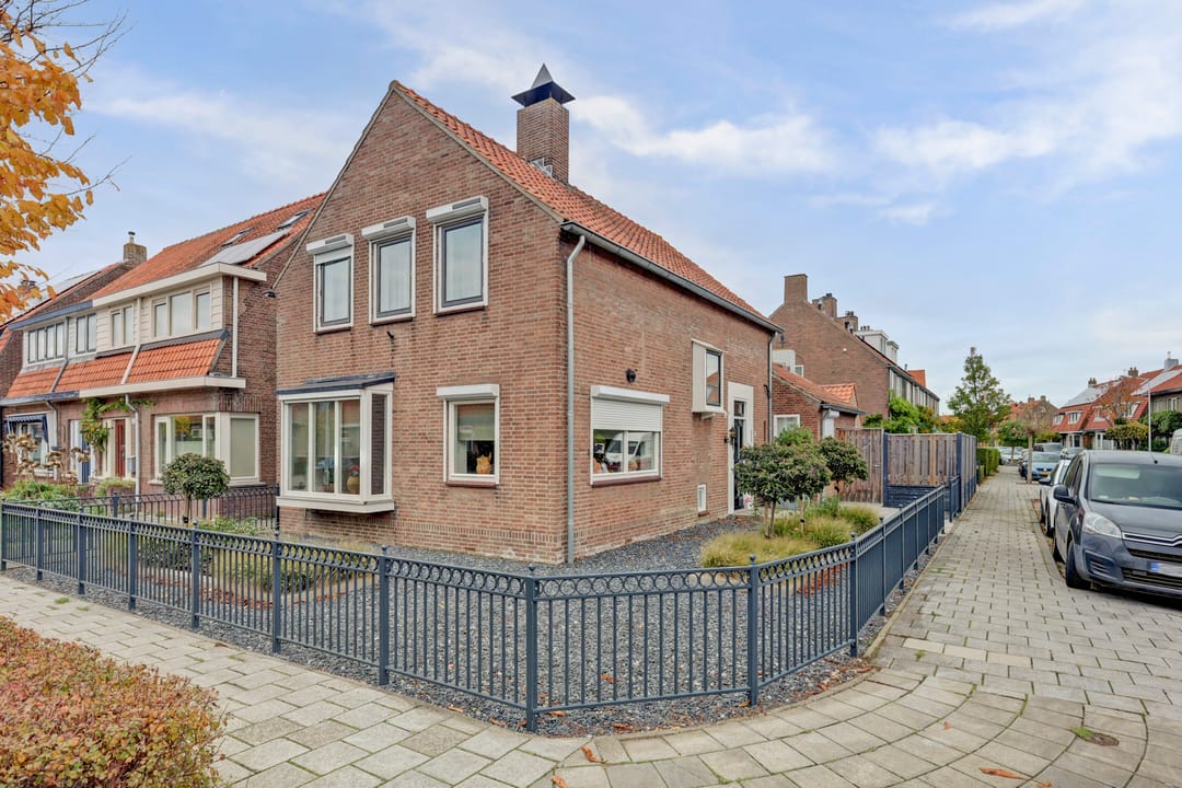 Photo 1 of Leliestraat 105