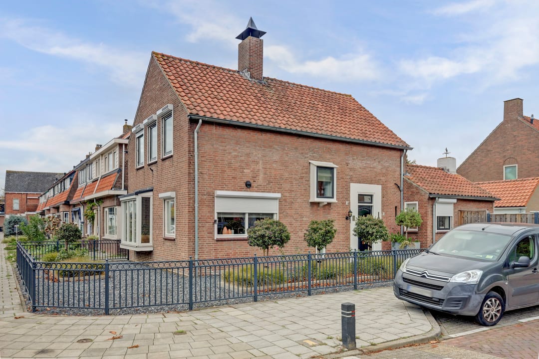 Photo 7 of Leliestraat 105