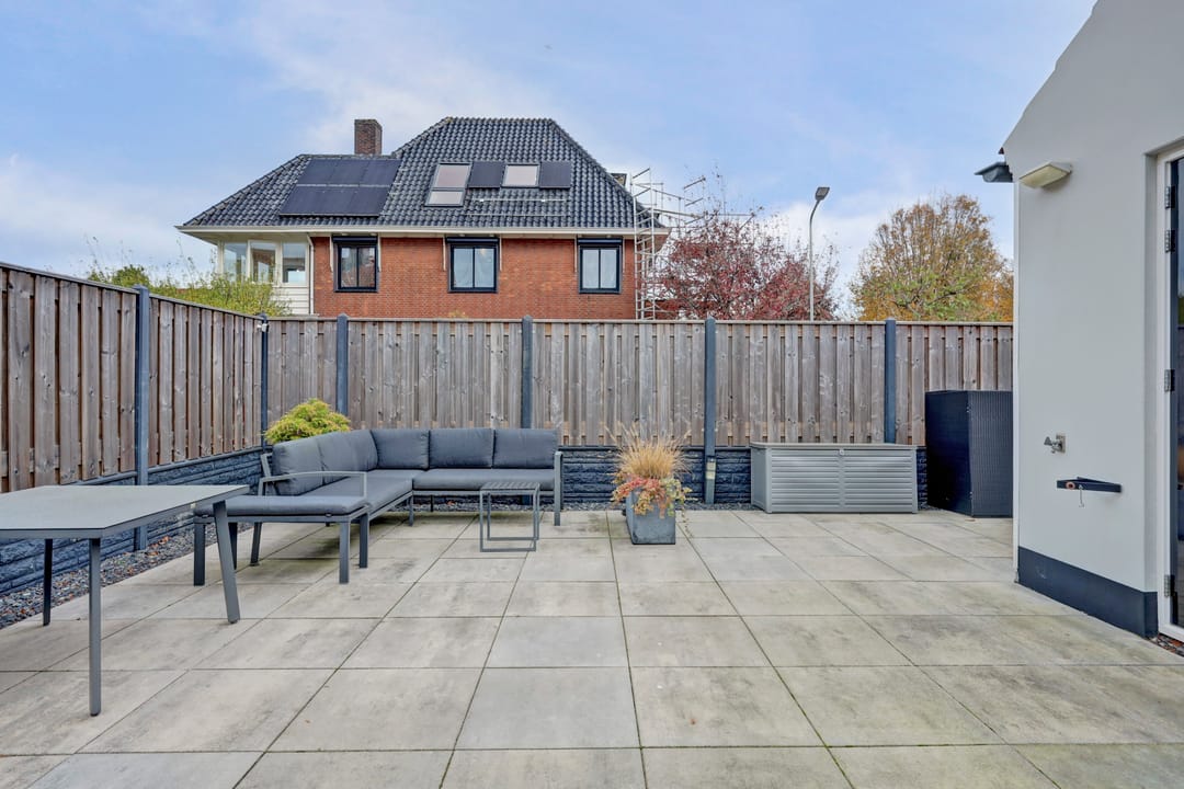 Photo 46 of Leliestraat 105