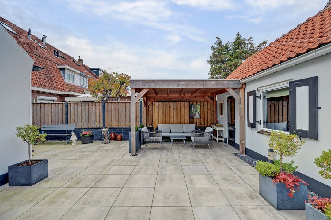 Photo 43 of Leliestraat 105