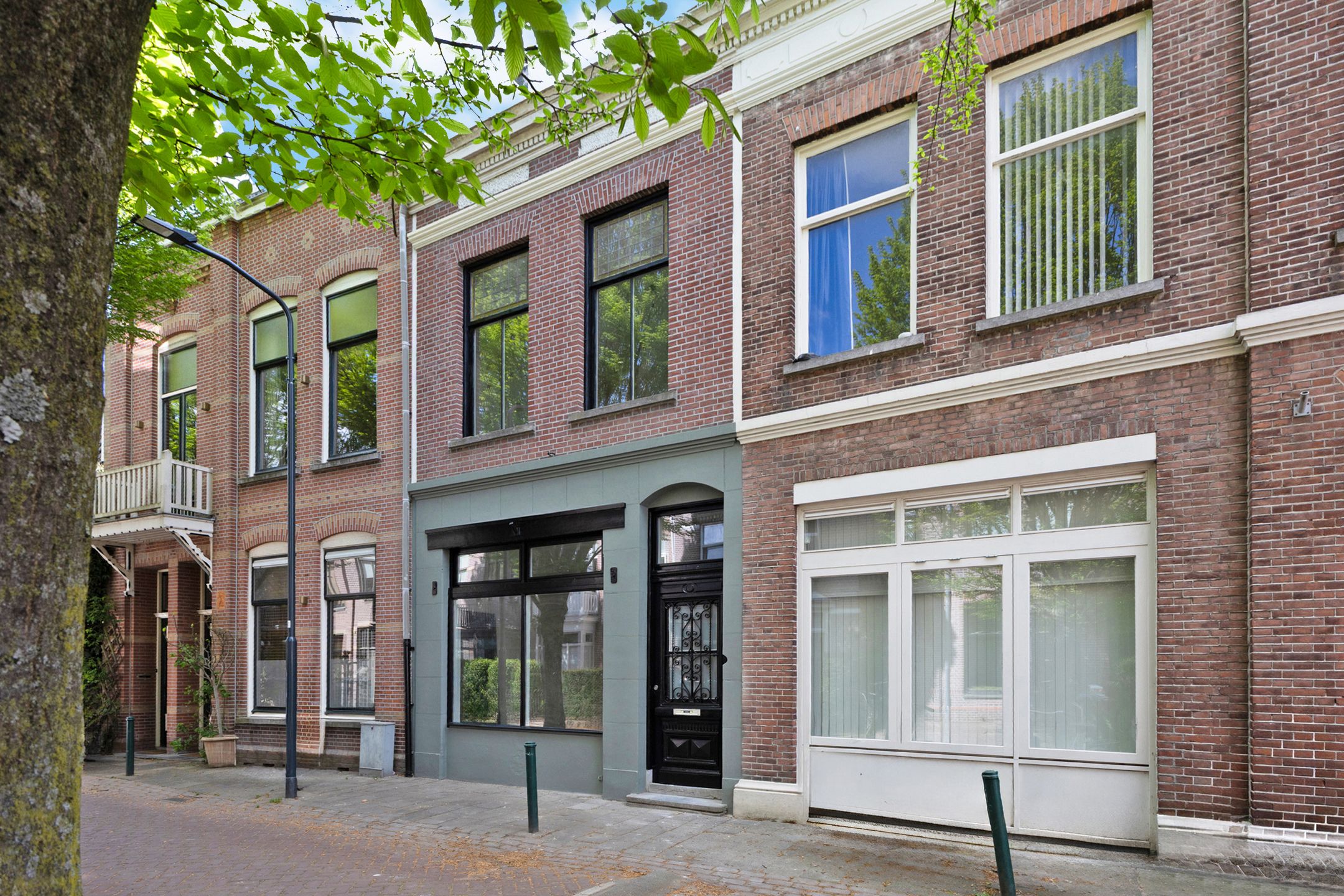 de Roy van Zuidewijnlaan 12 
