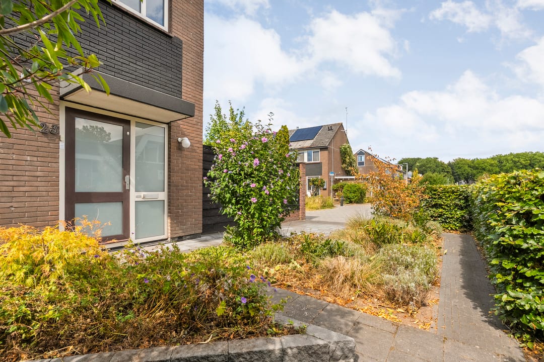 Photo 52 of Zenegroen 23