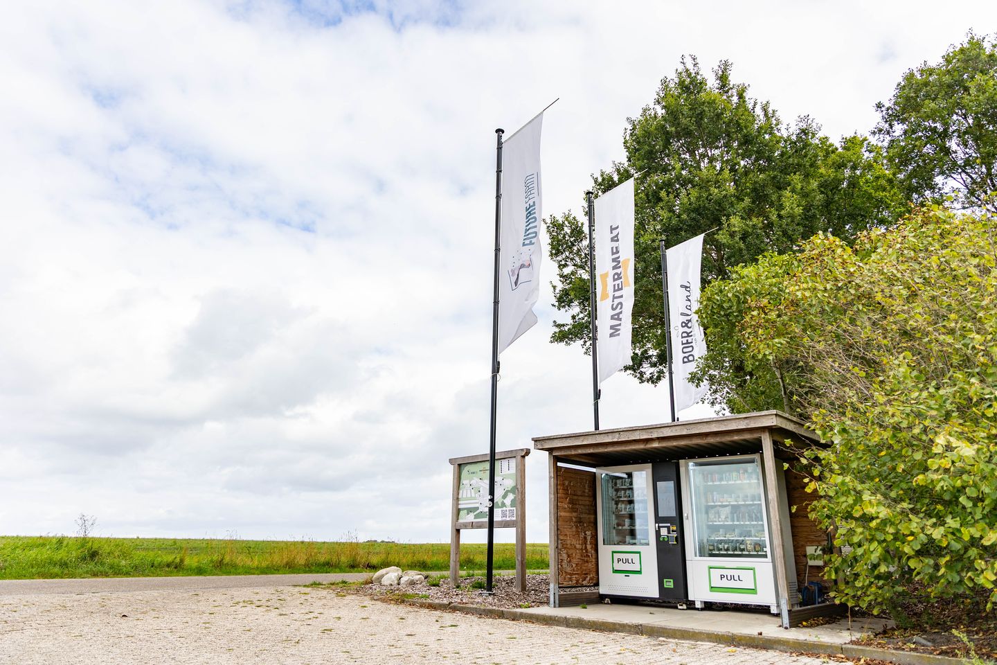 Bekijk foto 2 van De Lutteresweg 7