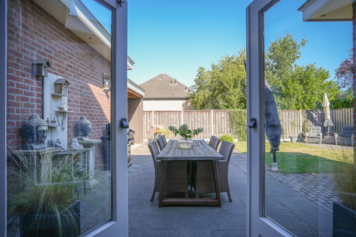 Vrijstaande woning te koop: Hoflaan 12, Maasbommel