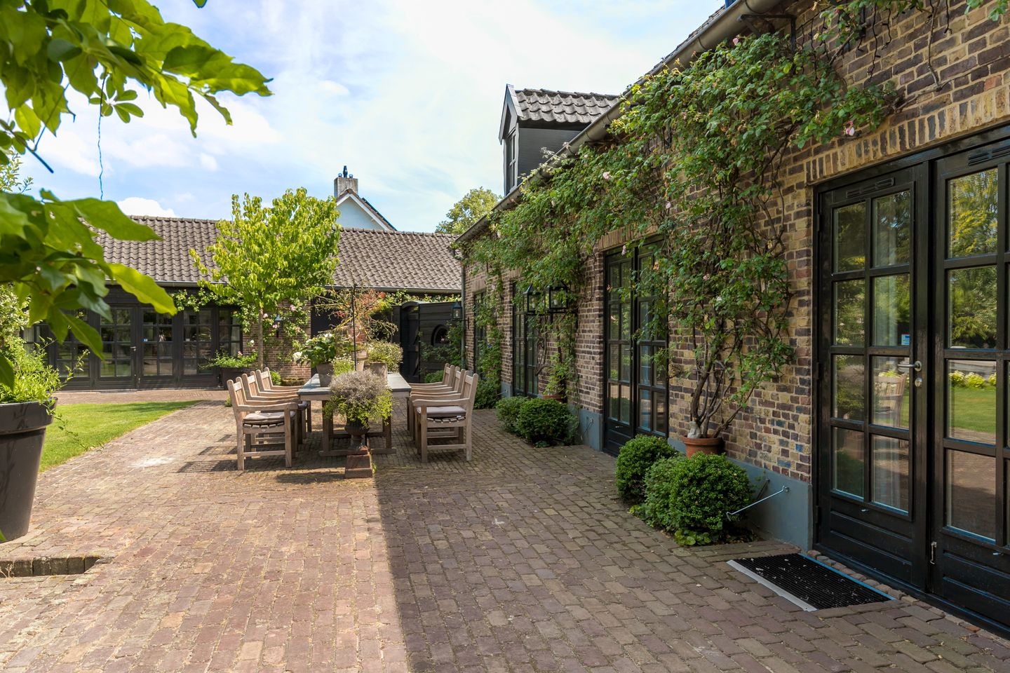 Photo 29 of Rosenhofstraat 8