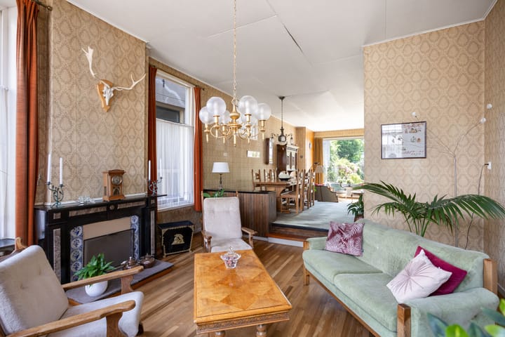 Vrijstaande woning te koop: Hoofdstraat-West 15, Uithuizen