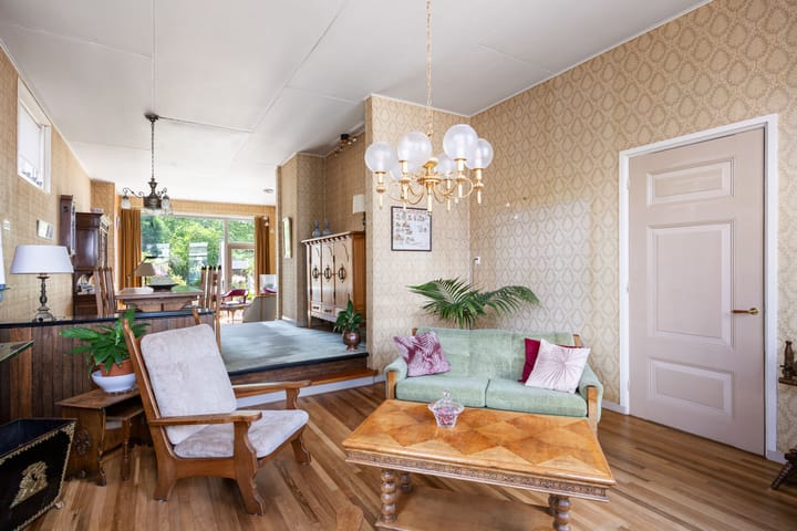 Vrijstaande woning te koop: Hoofdstraat-West 15, Uithuizen