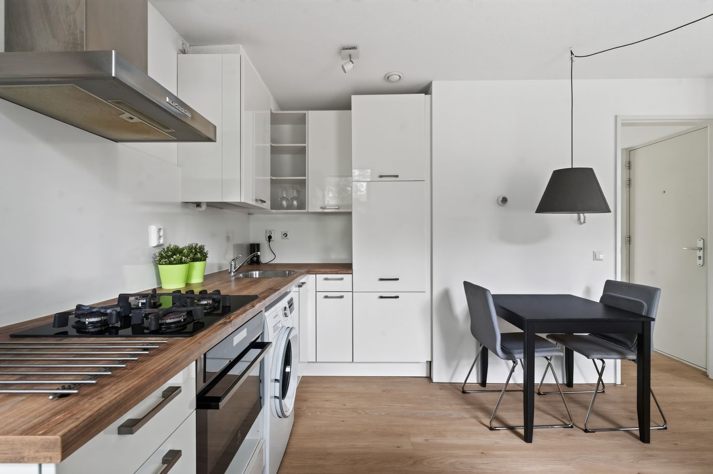 Photo 5 of Czaar Peterstraat 150-B