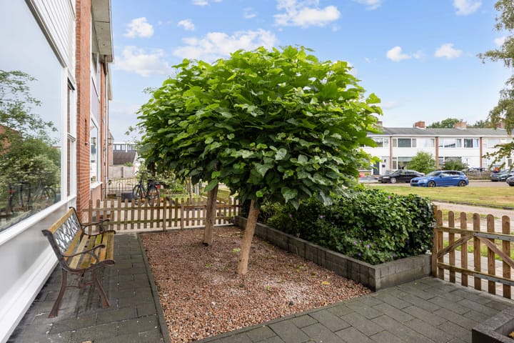 Tussenwoning te koop: Christinastraat 22, Groningen