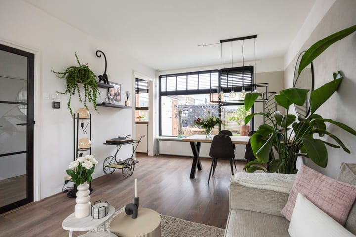 Tussenwoning te koop: Christinastraat 22, Groningen