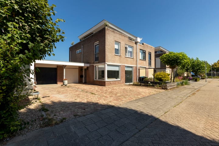 Tussenwoning te koop: Tjasker 12, Tiel