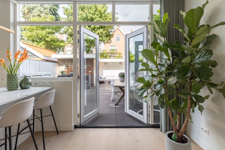 Hoekwoning te koop: Roemer Visscherstraat 6, Alkmaar