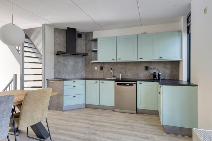 Tussenwoning te koop: Mesdagstraat 19, Almere