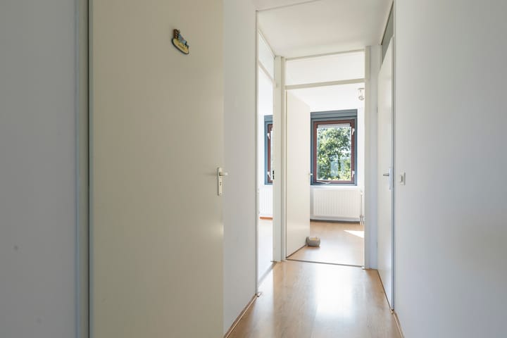 Tussenwoning te koop: Mesdagstraat 19, Almere