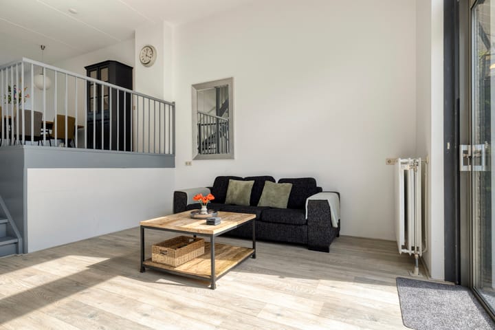 Tussenwoning te koop: Mesdagstraat 19, Almere