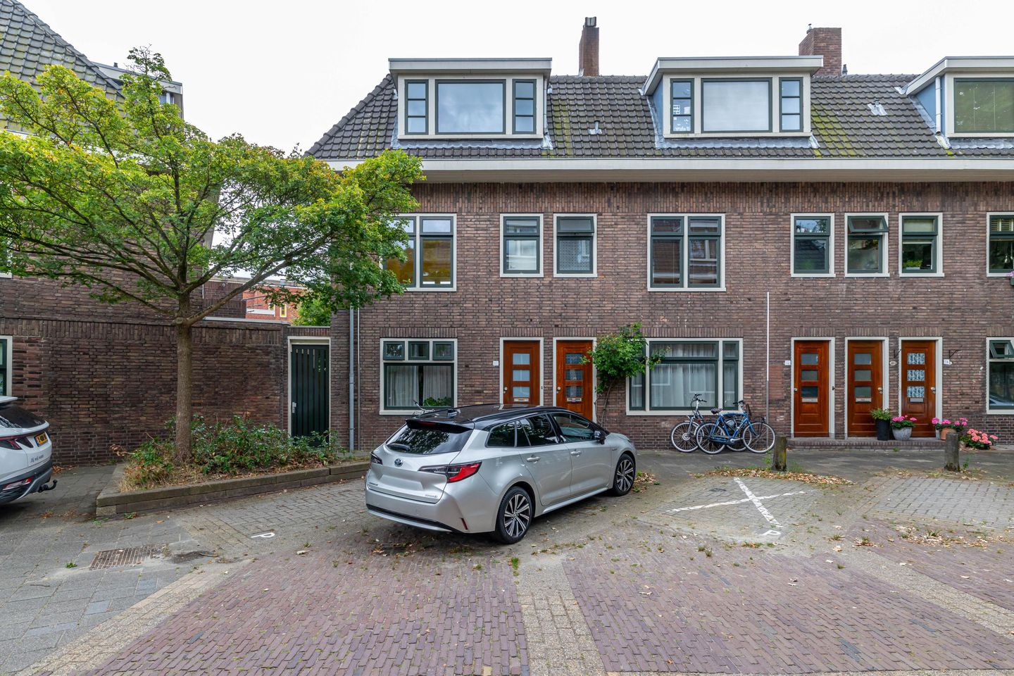 Foto 1 van Albertine Agnesstraat 10-A