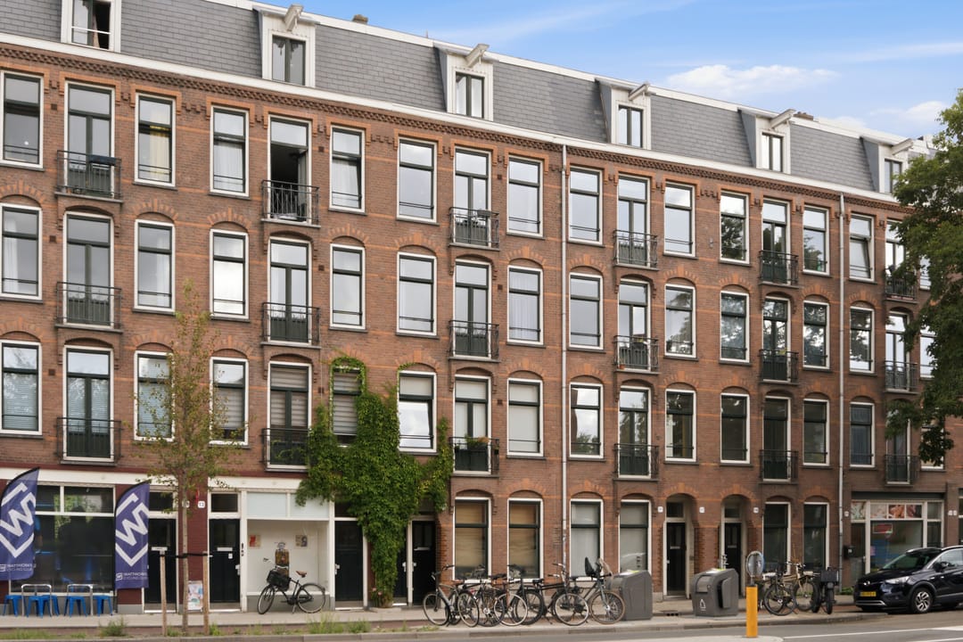 Photo 32 of Van Hallstraat 15-3