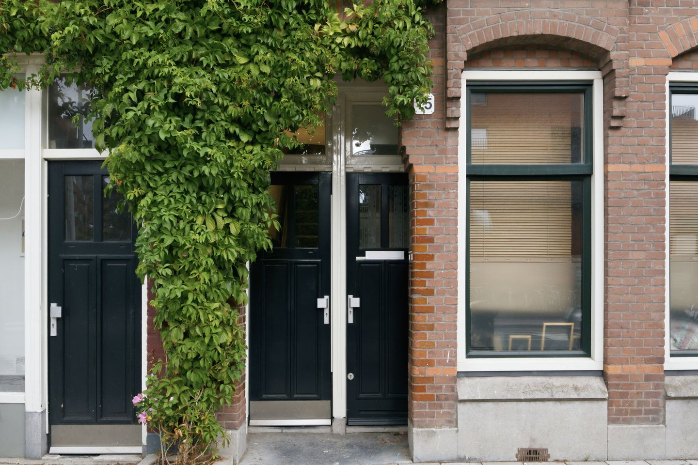 Photo 35 of Van Hallstraat 15-3