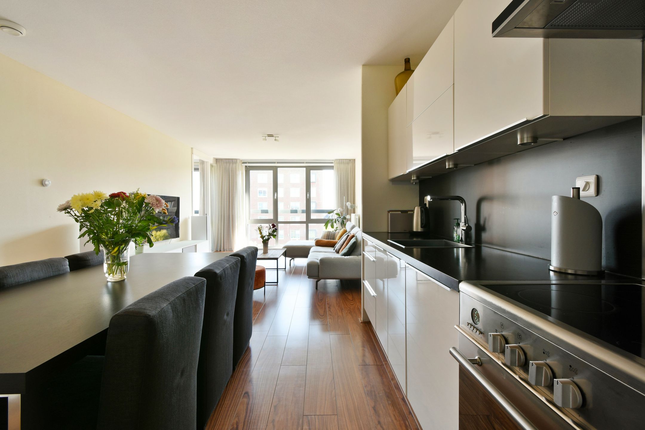 Photo 15 of Pieter Oosterhuisstraat 93