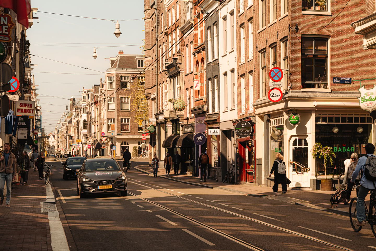 Photo 25 of Fokke Simonszstraat 18-H