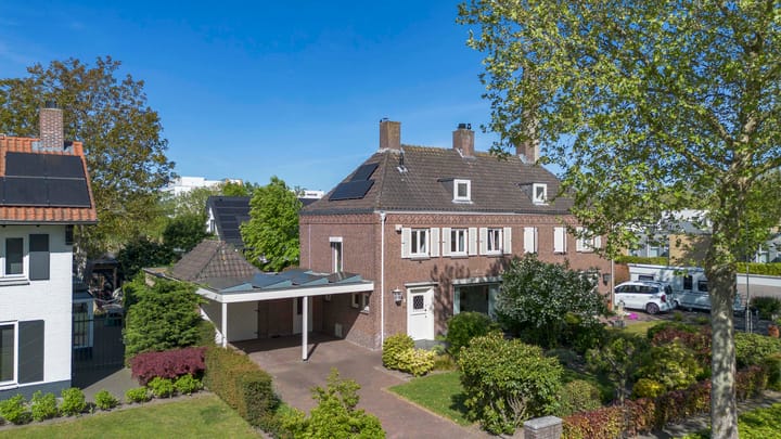 Twee-onder-één-kap te koop: Burgemeester Verwielstraat 6, Waalwijk