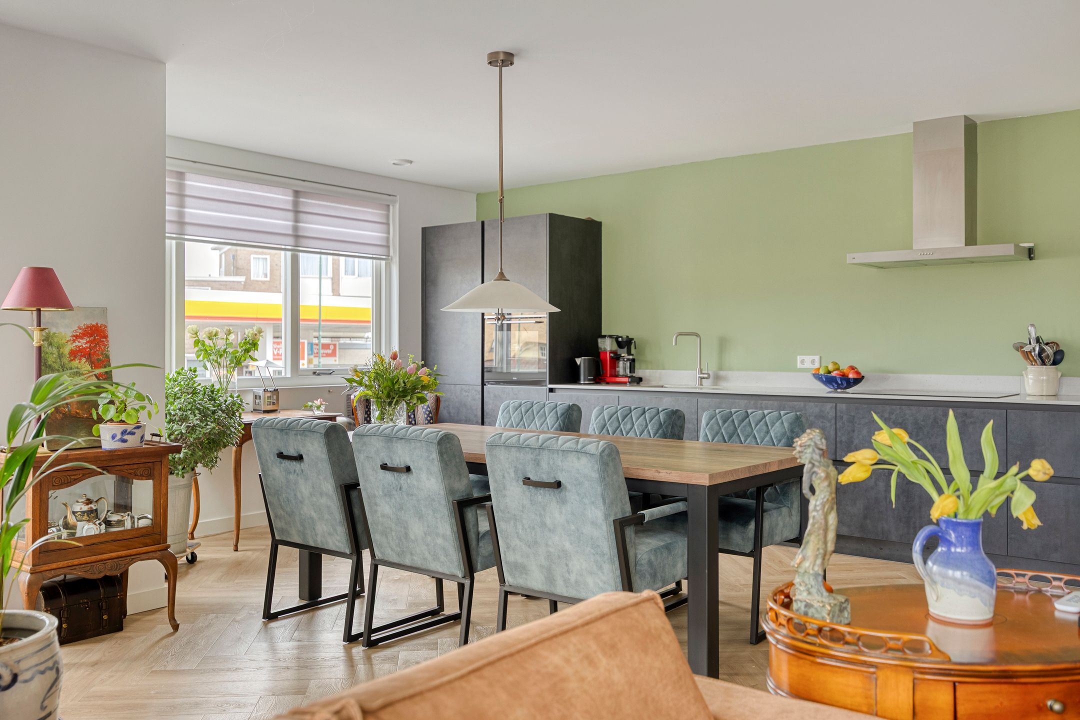 Photo 12 of Burgemeester van Erpstraat 18-A