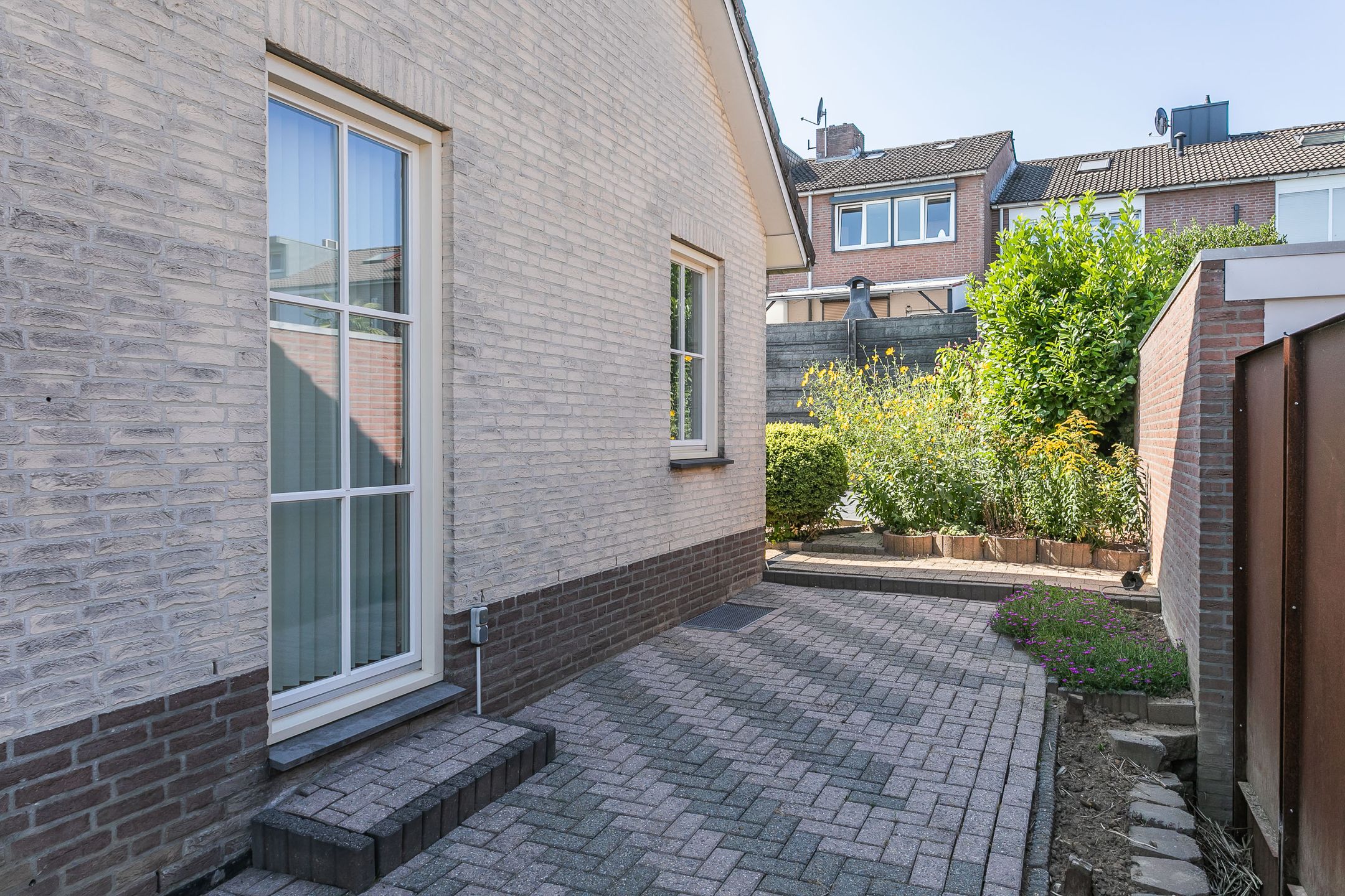 Photo 39 of Charley Tooropstraat 3