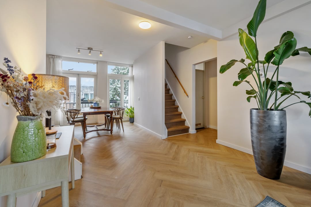 Photo 8 of Van Hilligaertstraat 16-D