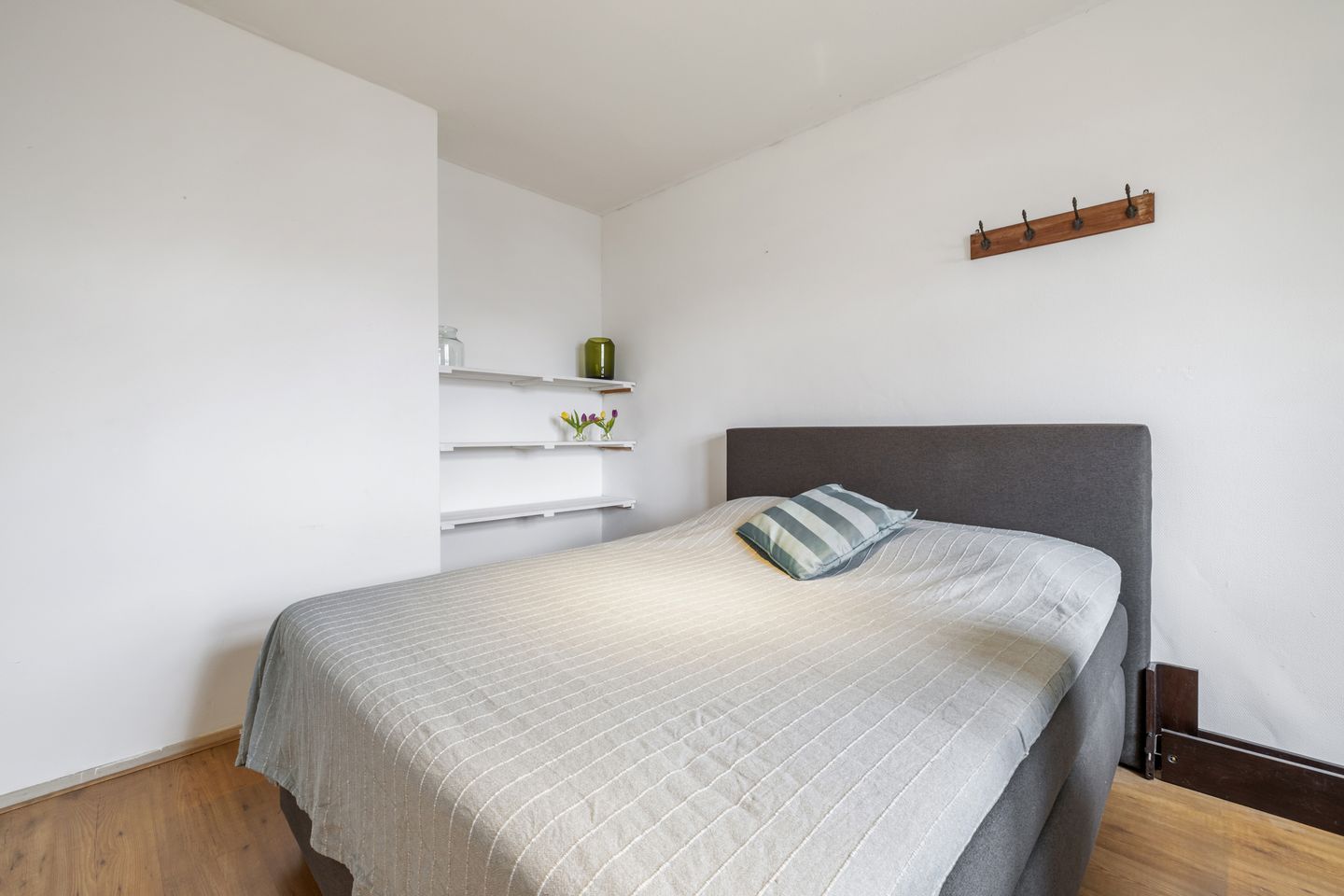 Photo 14 of Van Hilligaertstraat 16-D